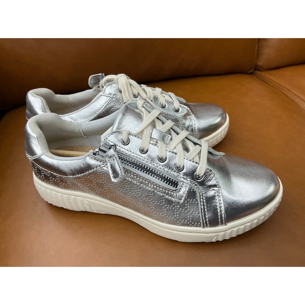 Clarks Caroline Ayla Sneakers Womens 7 Silver Perforated Leather Zip